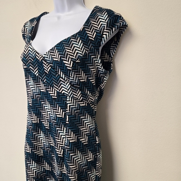 White House Black Market Geometric Chevron Sheath Dress Teal 10 - Picture 4 of 11